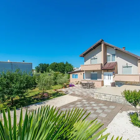 Petar Apartamento